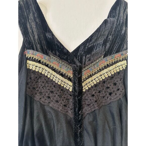 Free People Black Boho Crochet Velvet Trim Festival Crop Top Sleeveless Size M - Picture 2 of 7